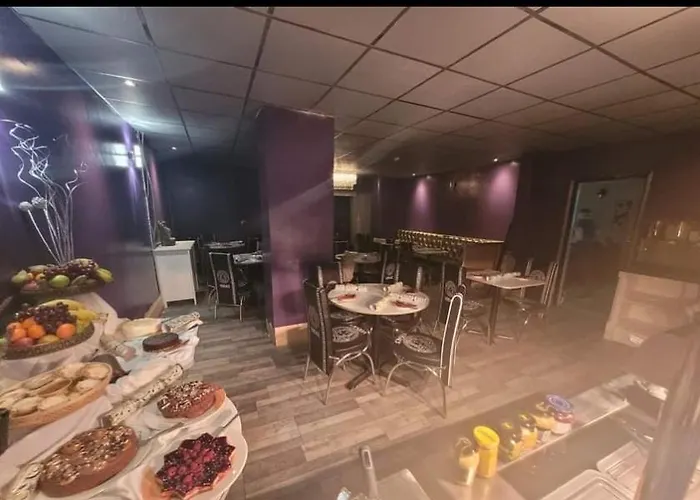 BarronsAirport Hotel